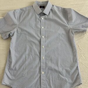 Men's Untuckit medium slim fit 100% cotton short sleeve shirt